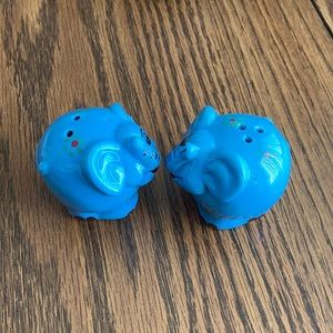 Salt and pepper shakers